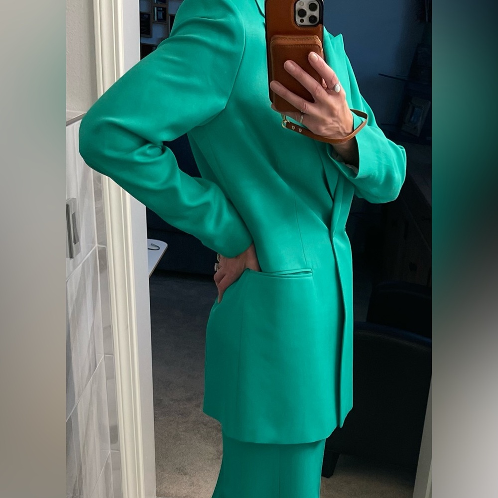 Elegant Green Blazer for Women